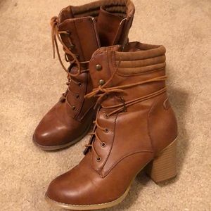 Chunky heel boot